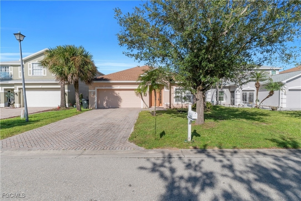 8125 Silver Birch Way - Photo 1