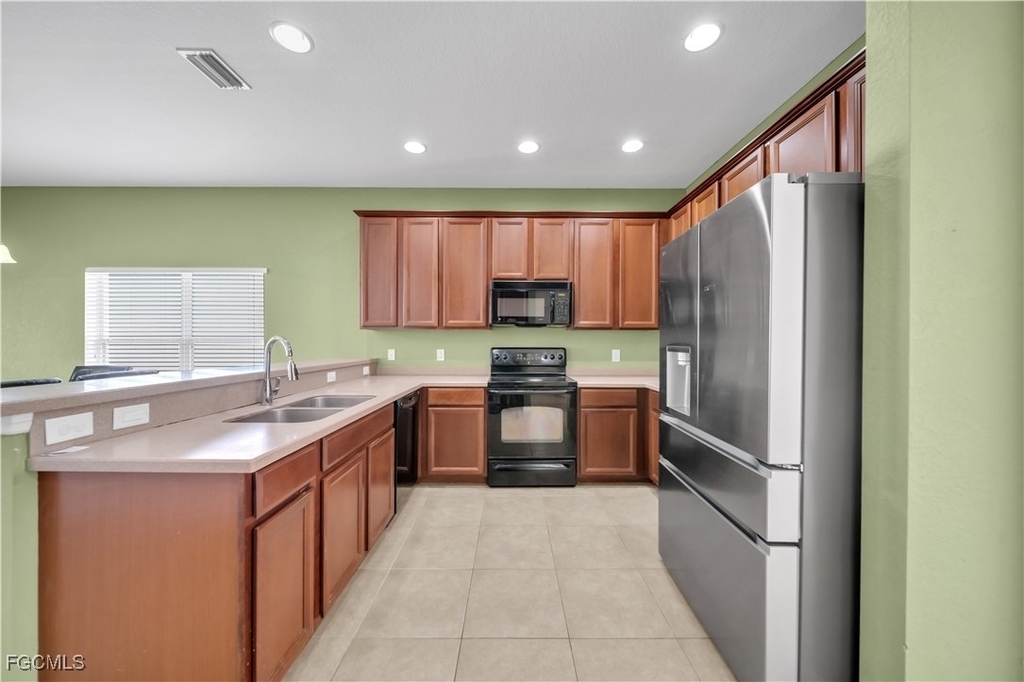 8125 Silver Birch Way - Photo 7