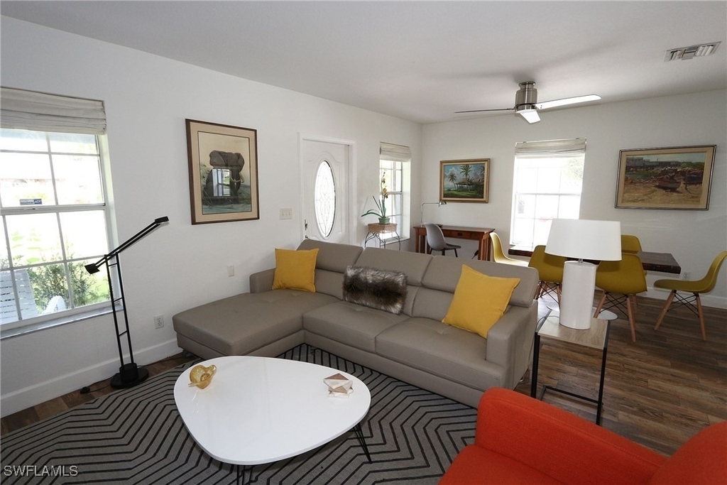 714 11th Street N - Photo 17