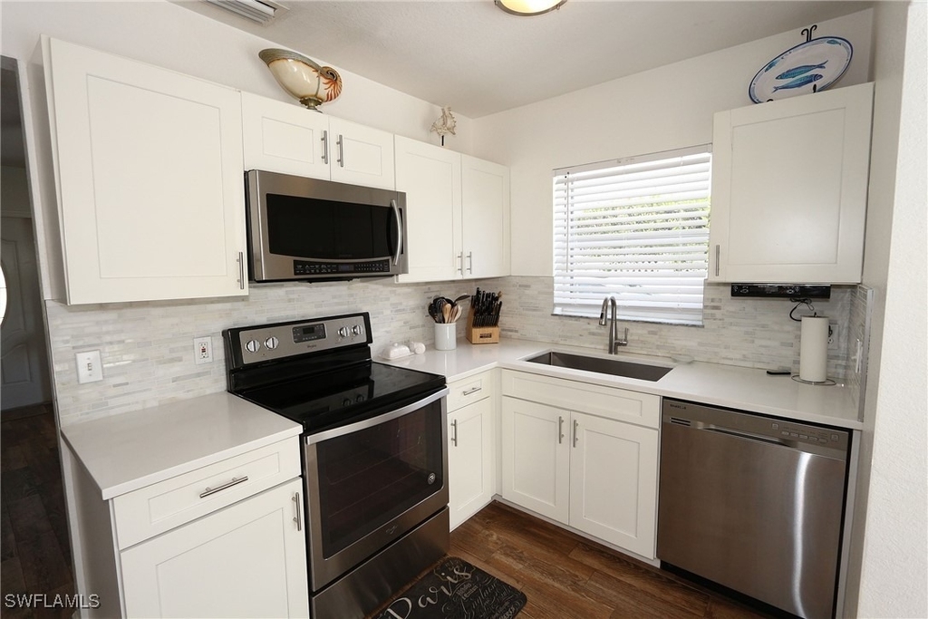 714 11th Street N - Photo 13