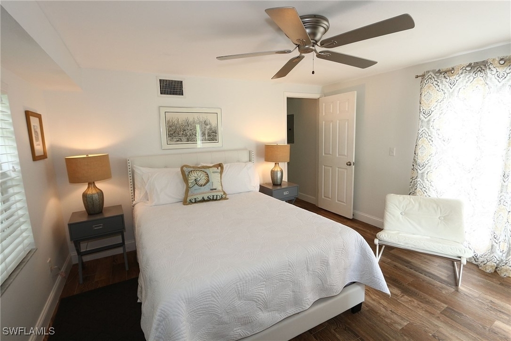 714 11th Street N - Photo 22