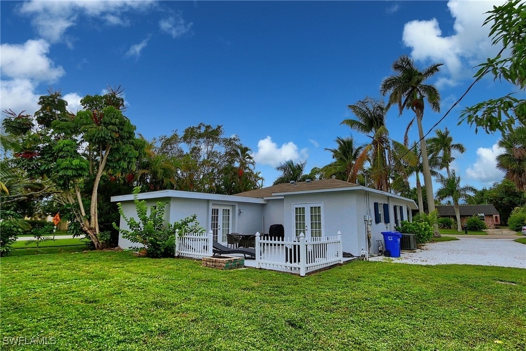 714 11th Street N - Photo 6