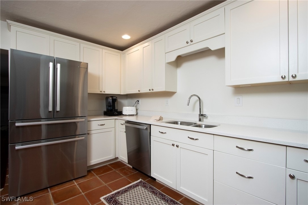 359 2nd Avenue N - Photo 7