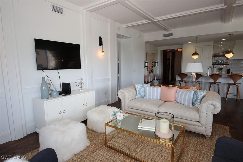 1035 3rd Avenue S - Photo 2