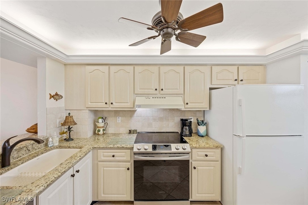 260 Seaview Court - Photo 9