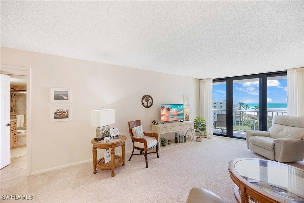 260 Seaview Court - Photo 4
