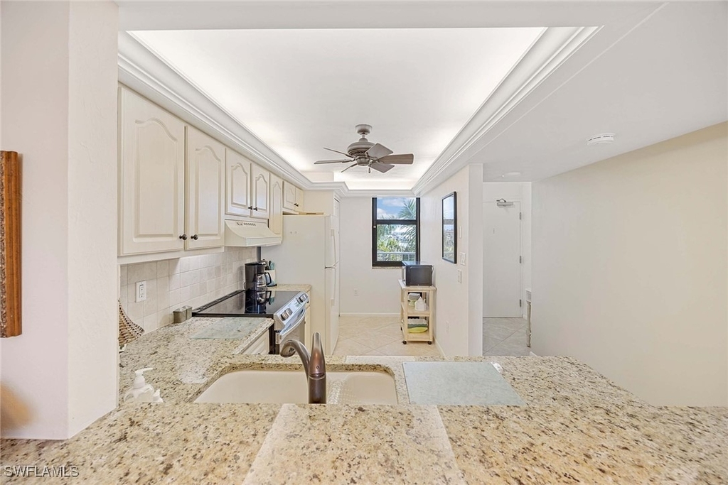 260 Seaview Court - Photo 8