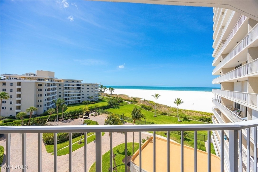 260 Seaview Court - Photo 1