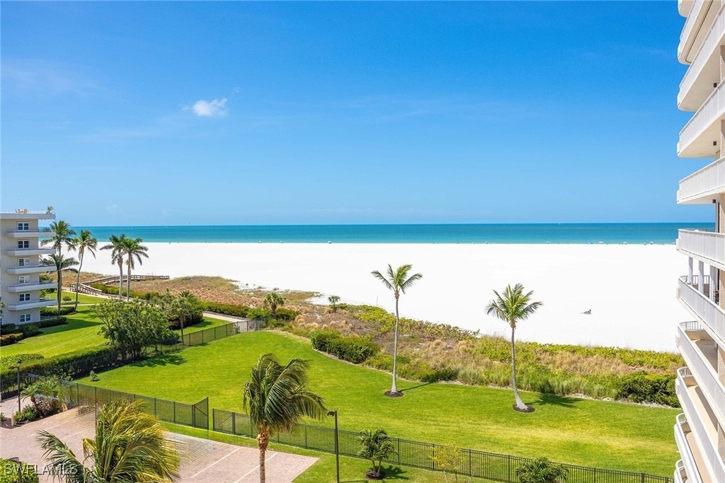 260 Seaview Court - Photo 0