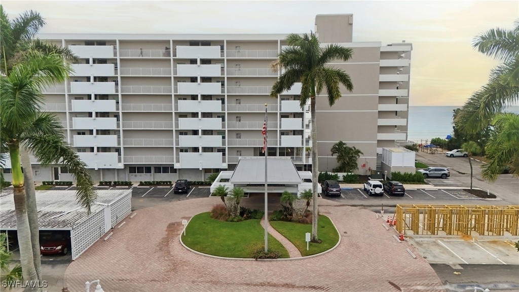 3443 Gulf Shore Boulevard N - Photo 2
