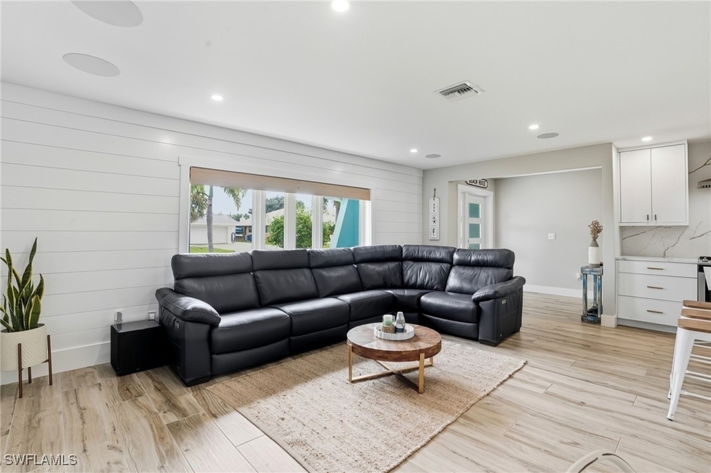 6163 Plumosa Avenue - Photo 10