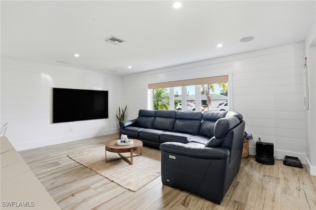 6163 Plumosa Avenue - Photo 8