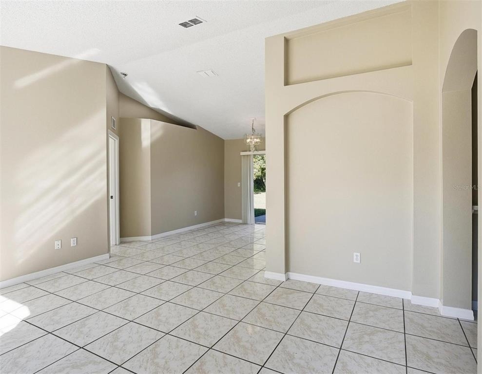 106 La Mancha Drive - Photo 2