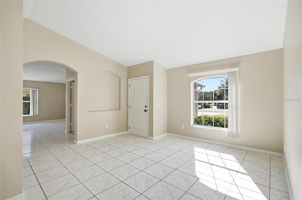 106 La Mancha Drive - Photo 4