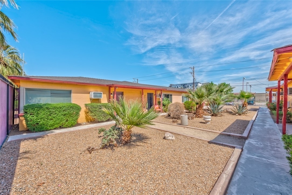210 N 10th Street - Photo 1