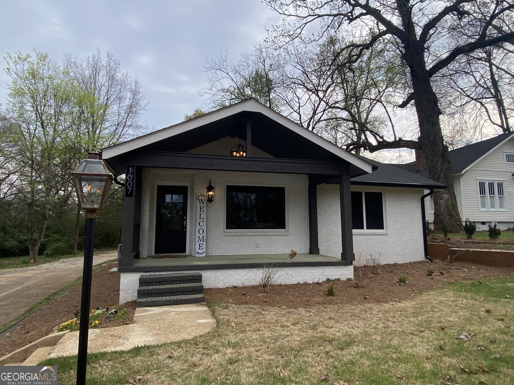 1007 Vernon Street - Photo 2