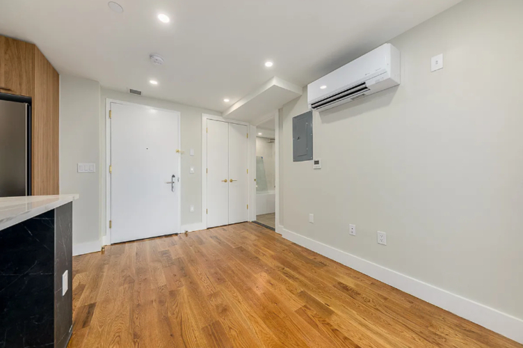 142 Lenox Road - Photo 4