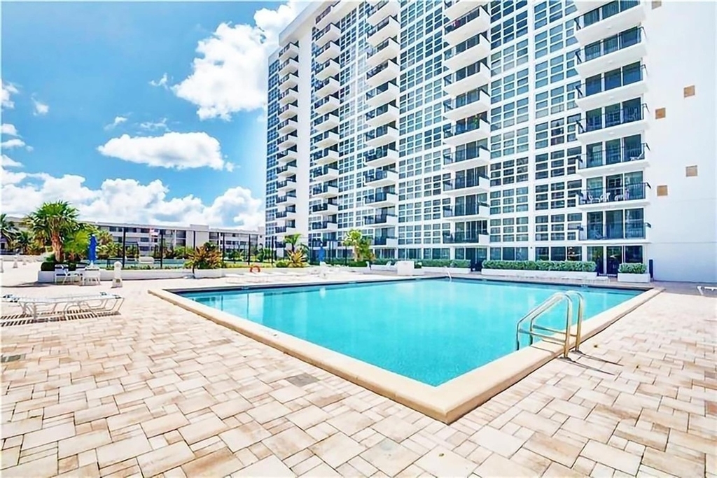 525 N Ocean Boulevard - Photo 32
