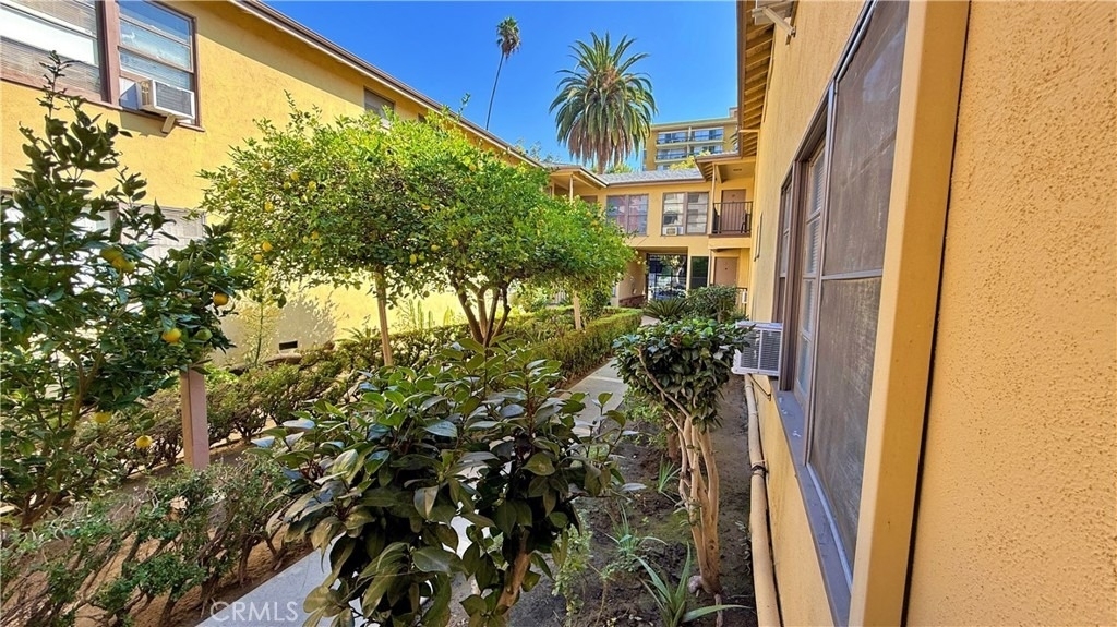 337 S Occidental Boulevard - Photo 1