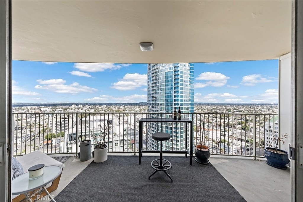 700 E Ocean Blvd - Photo 3