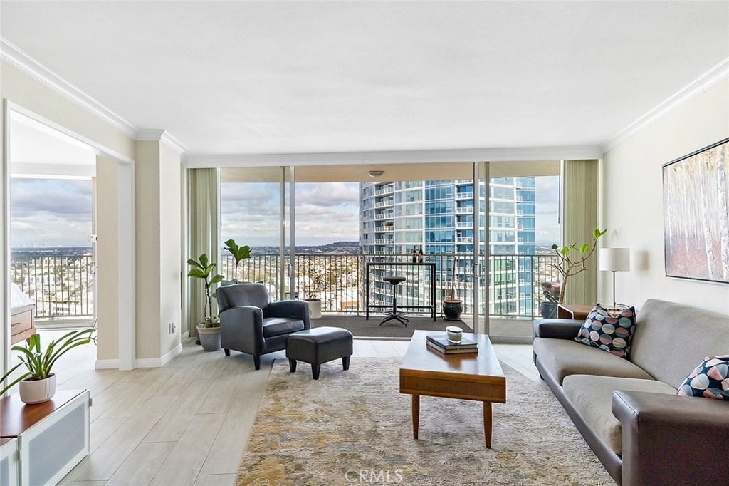 700 E Ocean Blvd - Photo 2