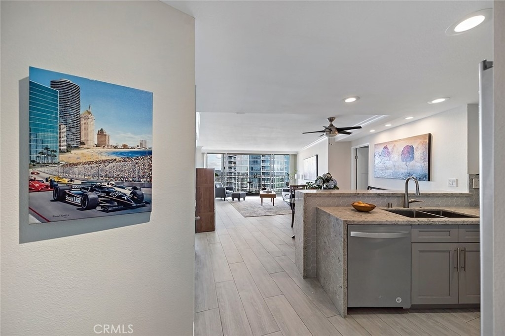700 E Ocean Blvd - Photo 20