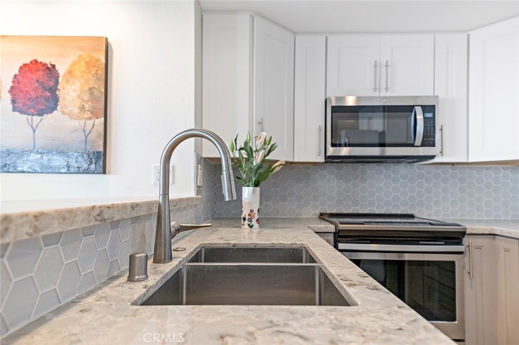 700 E Ocean Blvd - Photo 17
