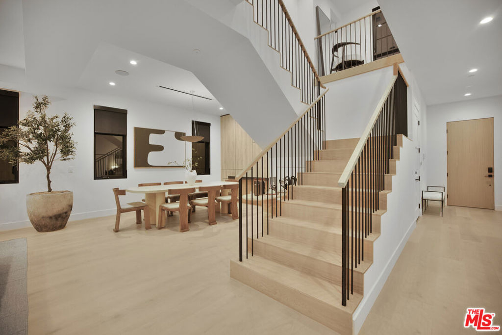 4433 Kraft Avenue - Photo 9
