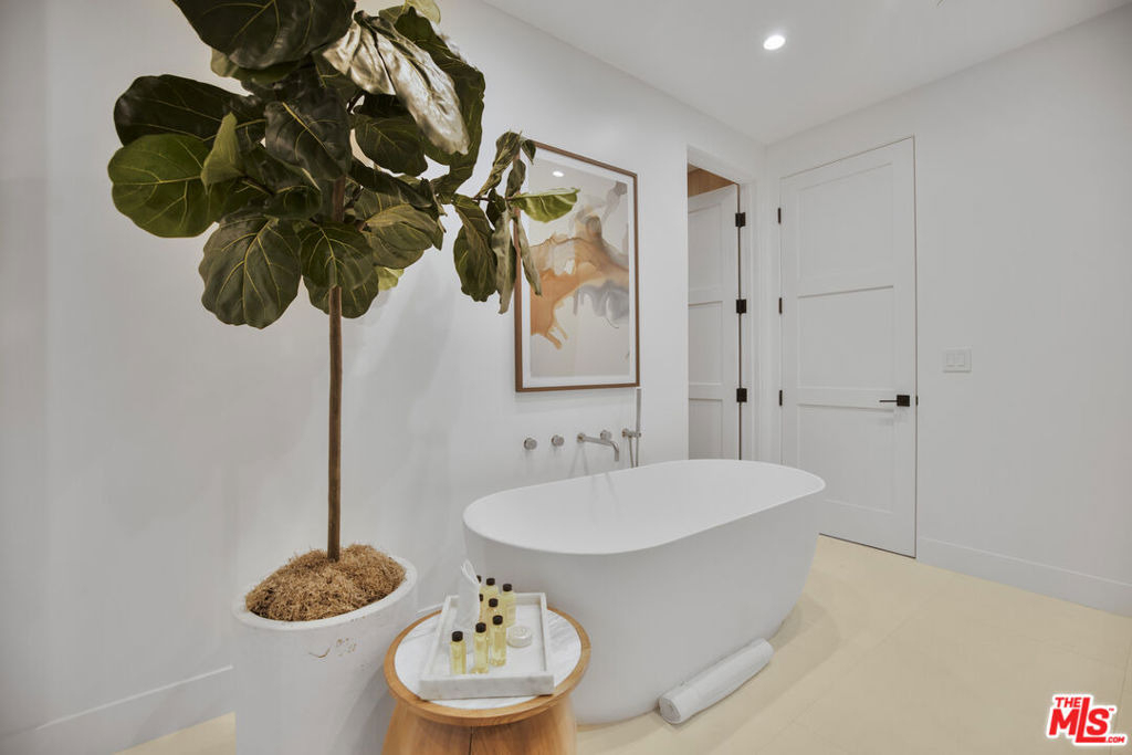 4433 Kraft Avenue - Photo 32