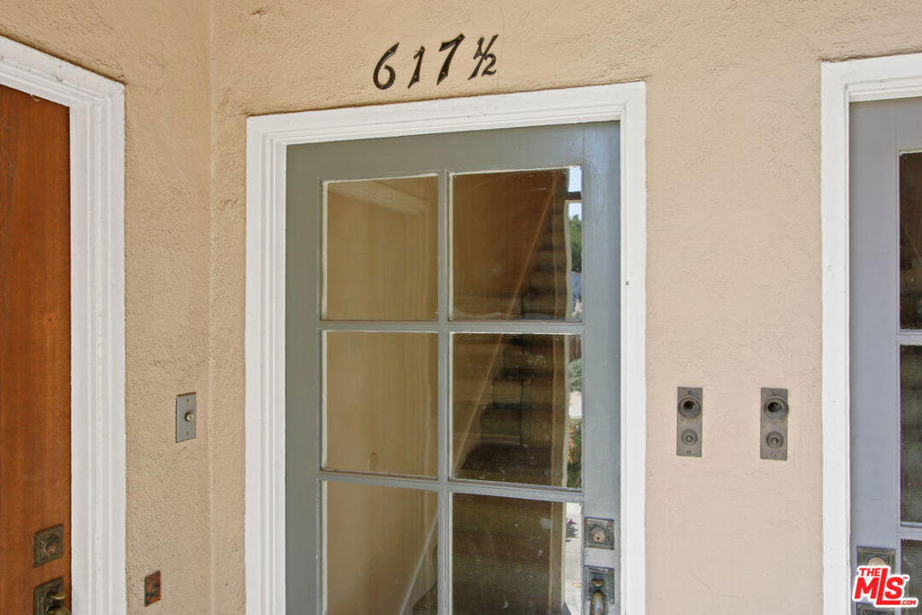 617 N Plymouth Boulevard - Photo 4