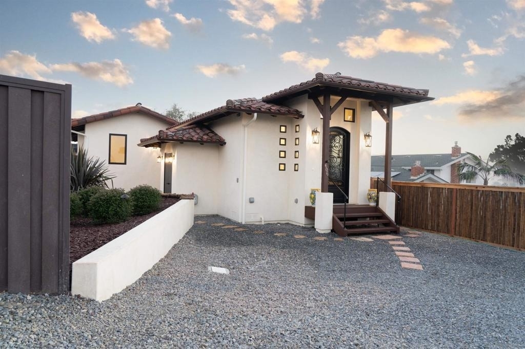 606 Camino De Orchidia - Photo 1