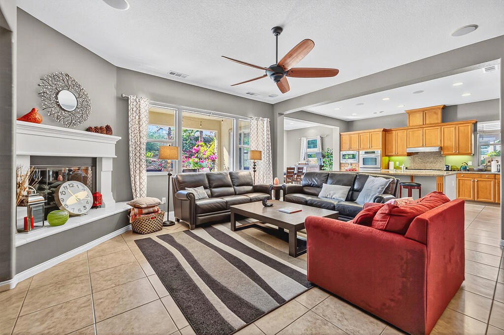 35831 Raphael Drive - Photo 4