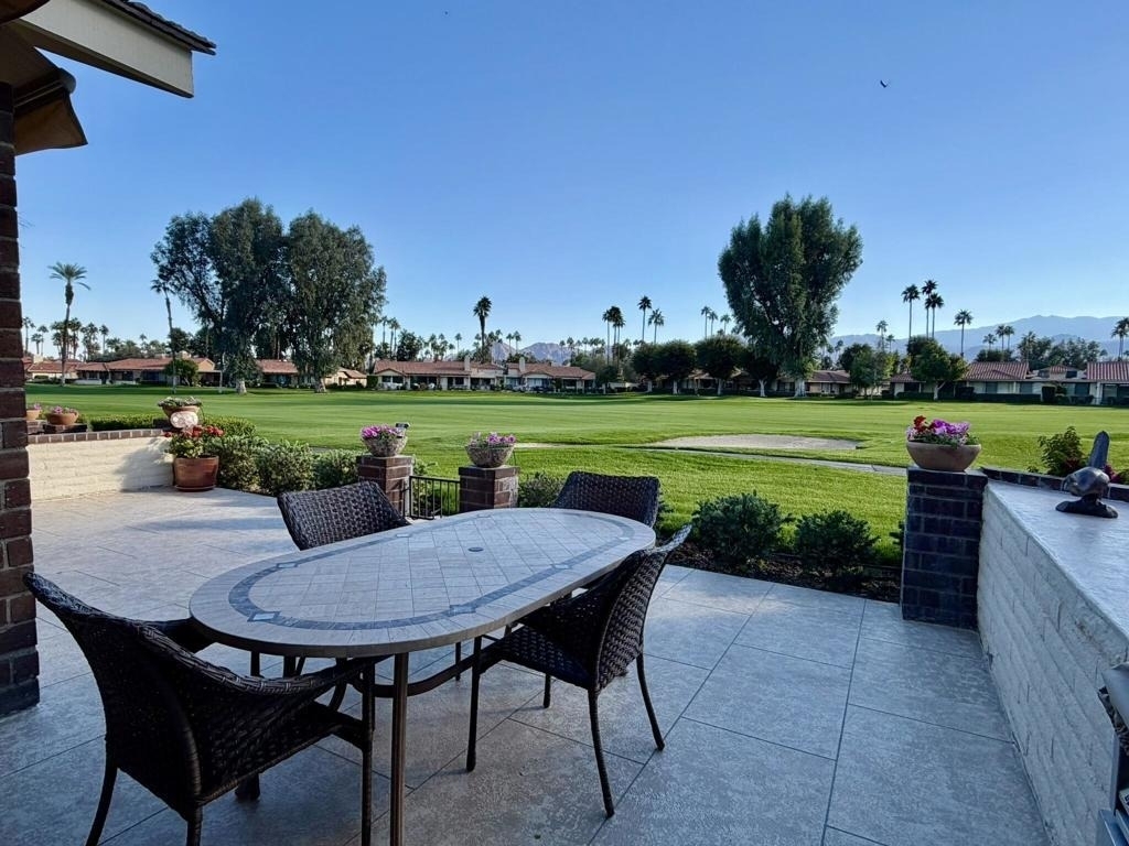 205 Las Lomas - Photo 0