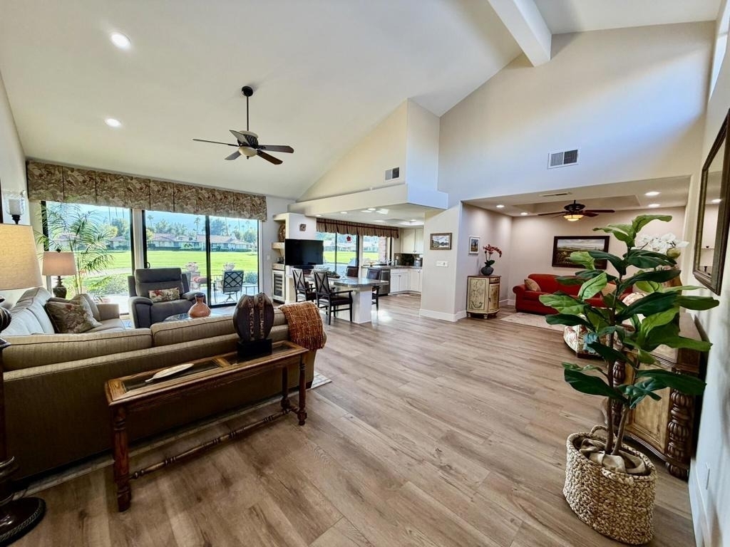 205 Las Lomas - Photo 3
