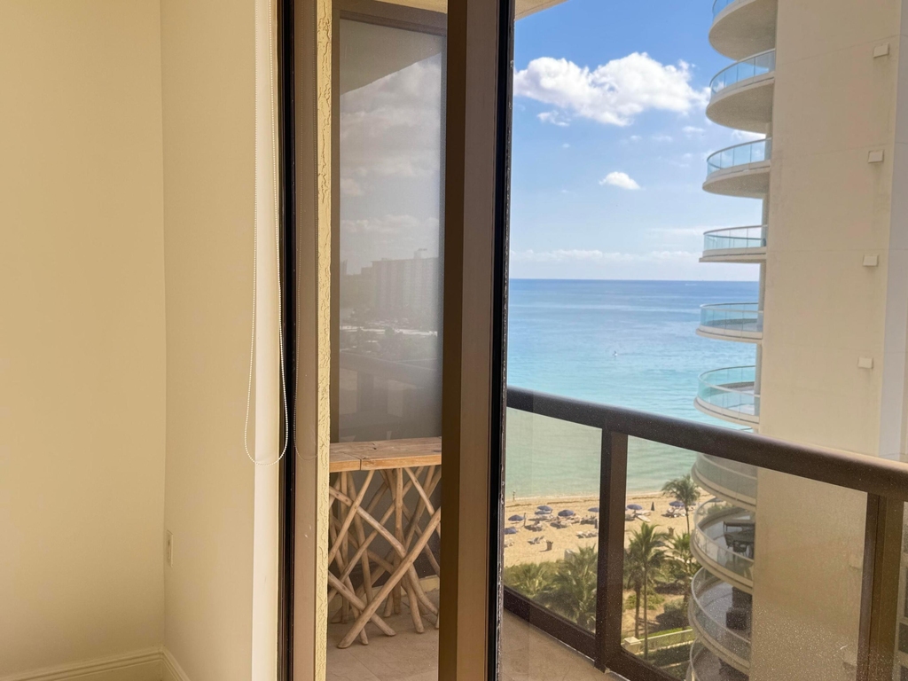 16275 Collins Avenue - Photo 9