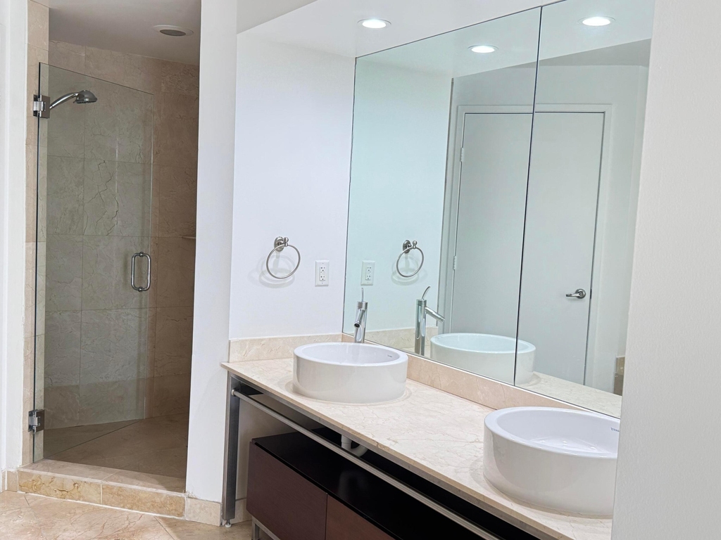 16275 Collins Avenue - Photo 14