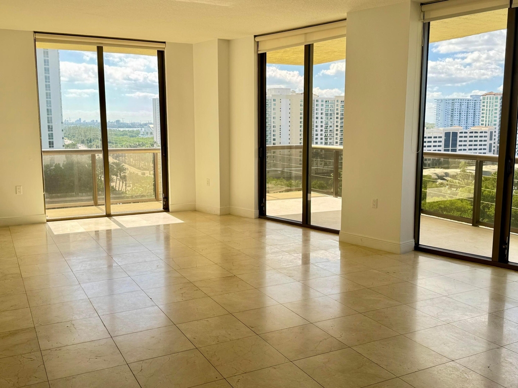 16275 Collins Avenue - Photo 7