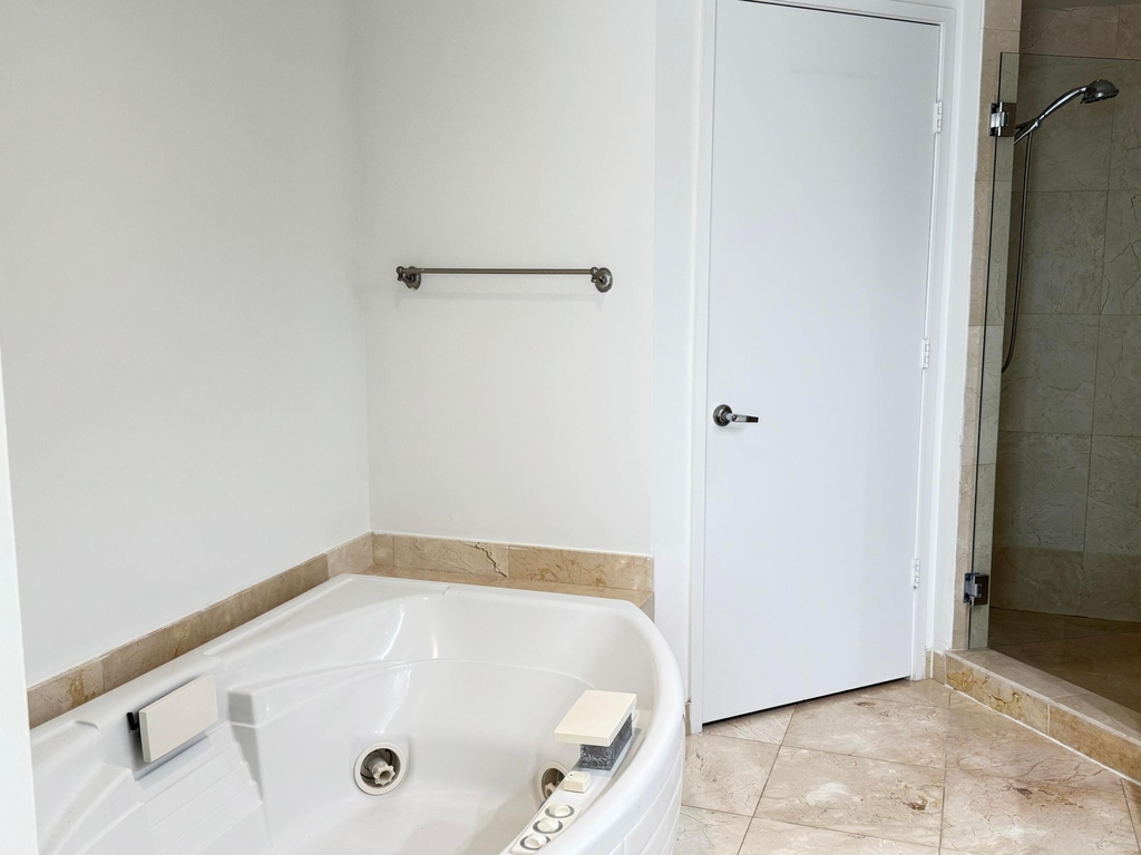 16275 Collins Avenue - Photo 15