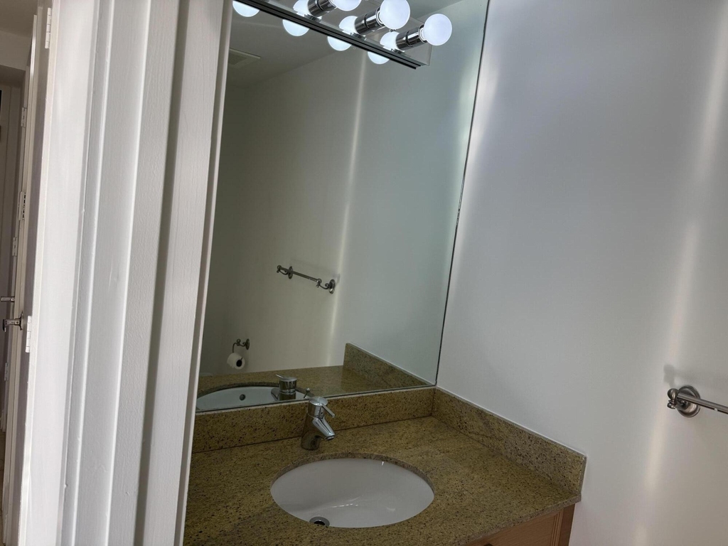 16275 Collins Avenue - Photo 8