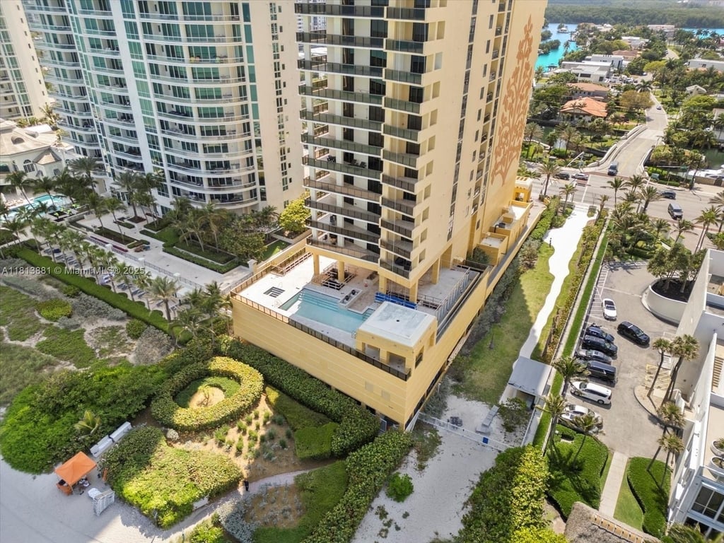 16275 Collins Avenue - Photo 24