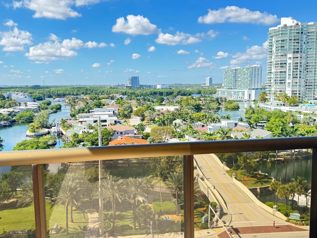 16275 Collins Avenue - Photo 3