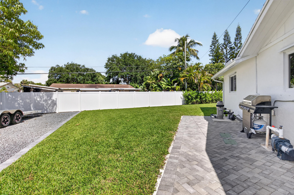 135 Se 28th Court - Photo 56
