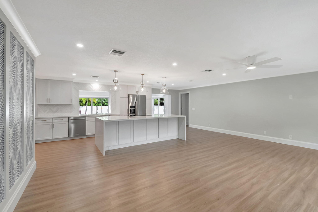 135 Se 28th Court - Photo 12