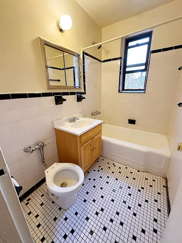 35-15 Leverich Street - Photo 2
