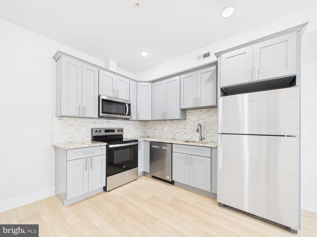 5208 Chancellor Street - Photo 2