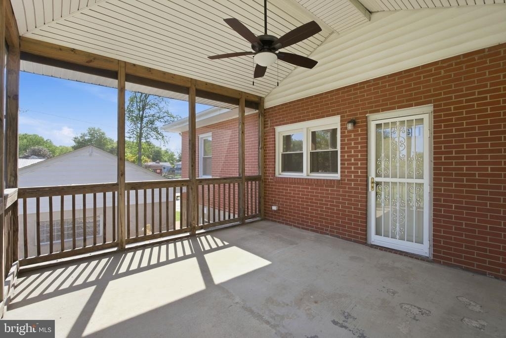 2301 Bayside Drive - Photo 32