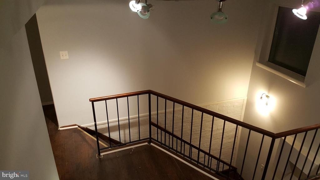 624 Stirling Street - Photo 14