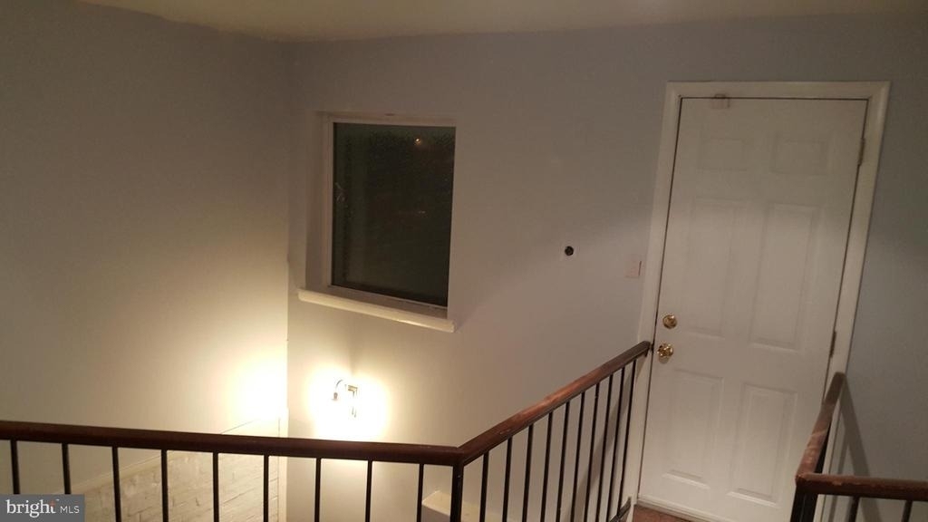 624 Stirling Street - Photo 10