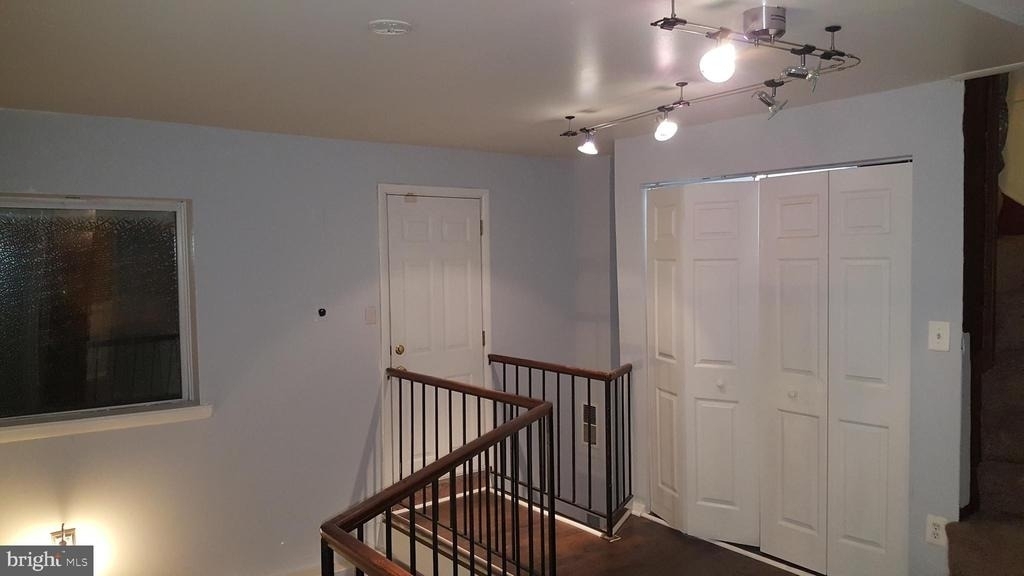 624 Stirling Street - Photo 5