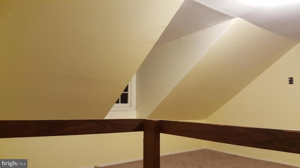 624 Stirling Street - Photo 12